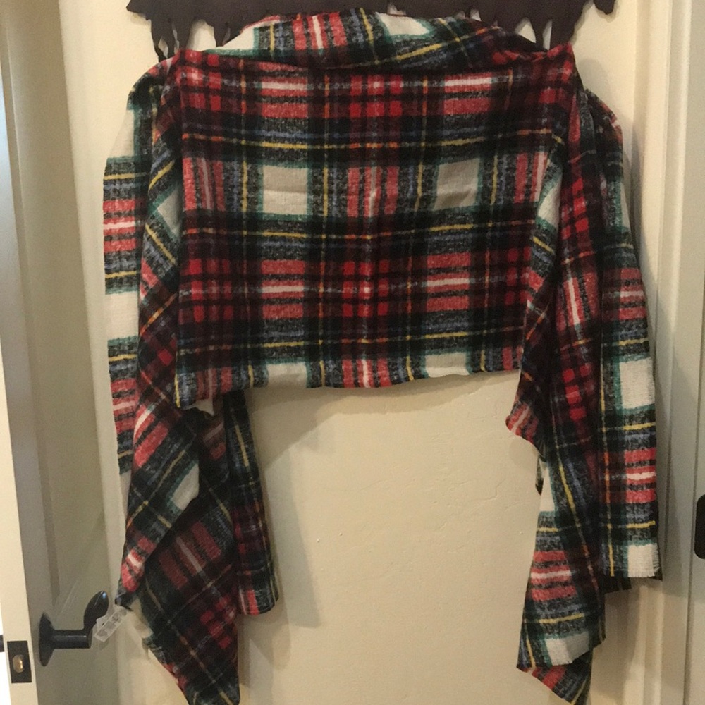 NWT Old Navy winter scarf or wrap 100% polyester new in orig packaging